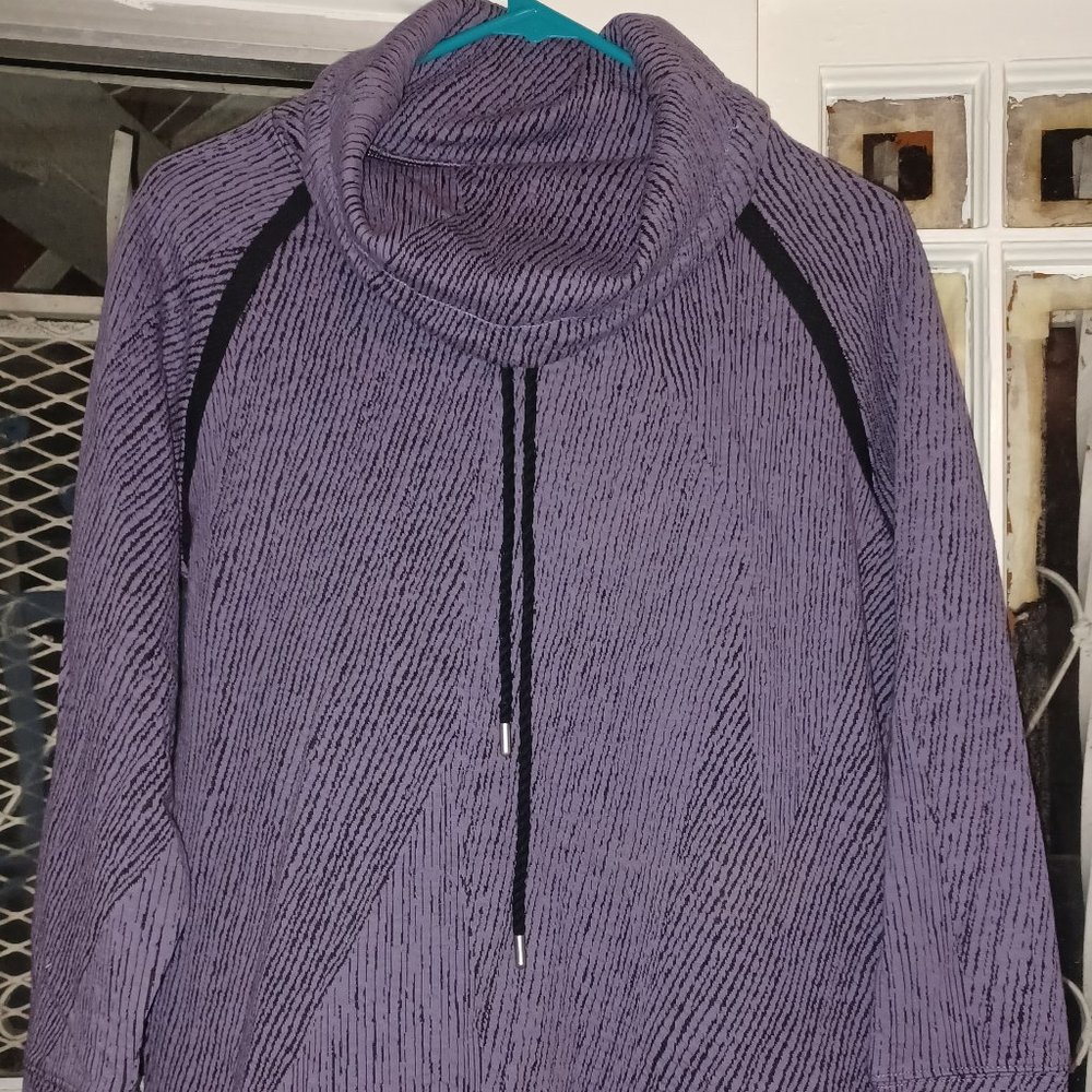 Turtle neck blouse